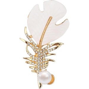 image:imageBrooch Pin for Women Rhinestone Peacock Crystal Delicate Animal Brooch Lapel Pins Girls Fashion Jewelry Gift for Christmas Brooch Birthday Jewelry Giftfeather